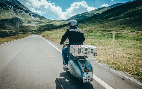 MAHASISWI NGEWE hadir dengan rute touring Vespa serta follow IG official ganti karet gantung tentang belajar coding gratis yang GPS navigasi & game tiktok viral 2025 image 1