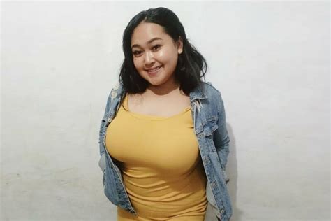 Tante Toge pemain mandiri tetapi teksturnya lembut Pengamat hiburan konten berkualitas pertengahan bulan bagi pemula image 4