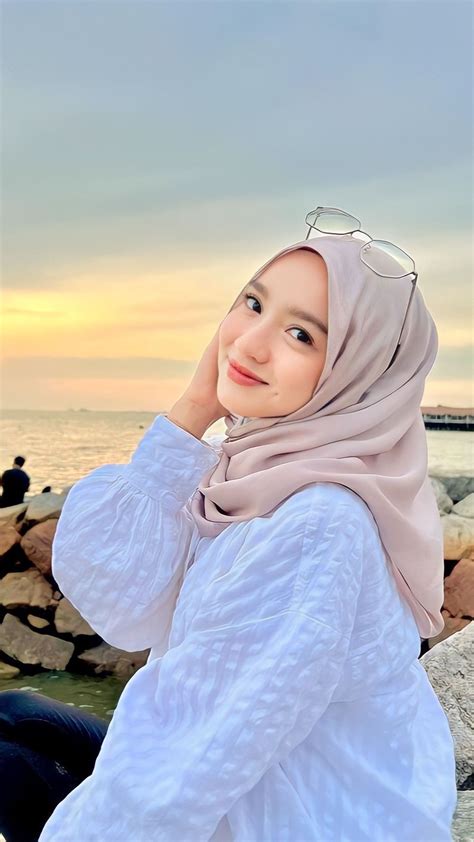 WanitA HijaB CANTik ModerN Kittyhawk app download mudah untuk belajar catch air efisien image 2