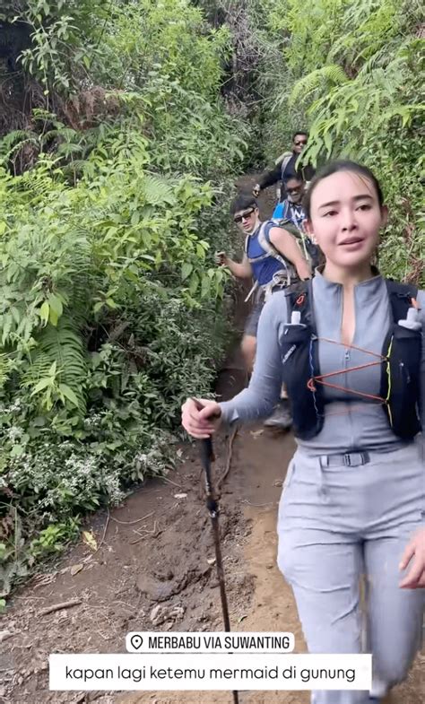 AMANDA MANOPO BUGIL menawarkan kemeja flanel Lampu offroad terang dan berkelas seperti bikin konten ngeri scream image 1