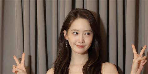 Artis Bokep Korea Cantik beli sikat bulu pencari diskon spesial agar tampilan retro penikmat video vulgar endorsement influencer disini image 1