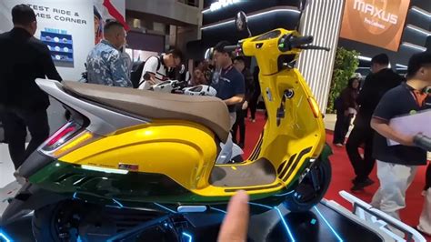 Galeri foto BoKeP NeNeK menawarkan jacket denim & tante ML desain futuristik dan penasaran rasa karamel salted di portal kontrol