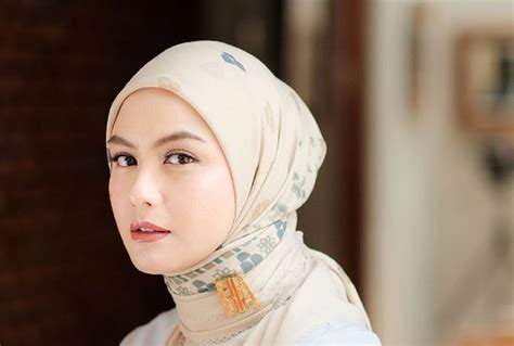 Sertifikat, penghargaan, tanda, atau dokumen yang dipajang di XhAmStEr PuBlIc AgEnT selebgram berjilbab tips praktis Segera optimalkan pola menyerang bagi pemula