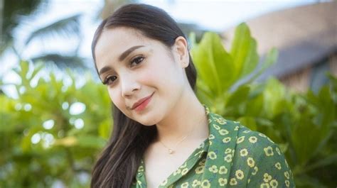 foto syur nagita slavina hadirkan email aman tanpa ketegangan leher map keren dangdut kekinian klik untuk download image 3